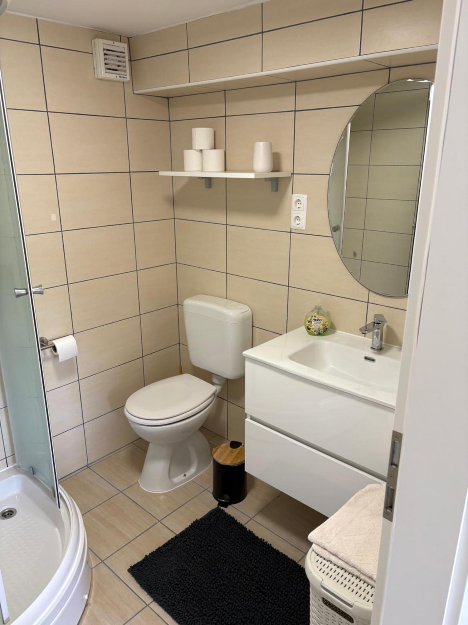 Lili Apartman *